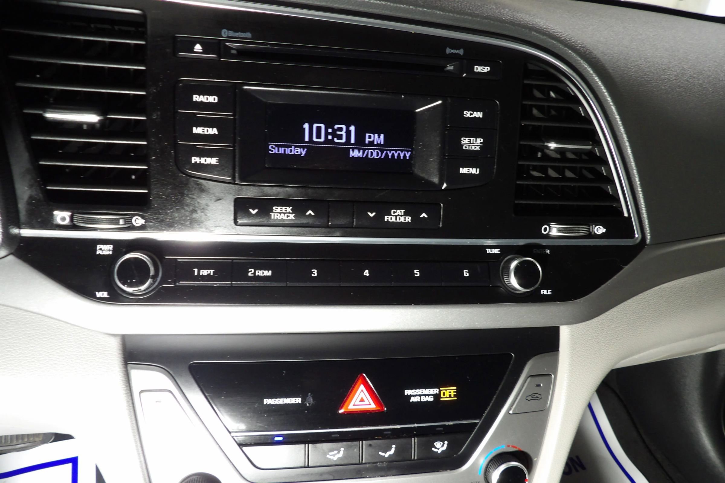 Used 2017 Hyundai Elantra SE image 13