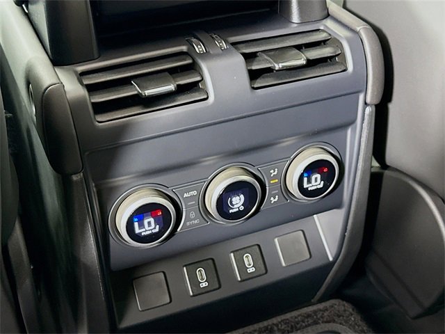 New 2026 Land Rover Defender 130 X-Dynamic SE image 27