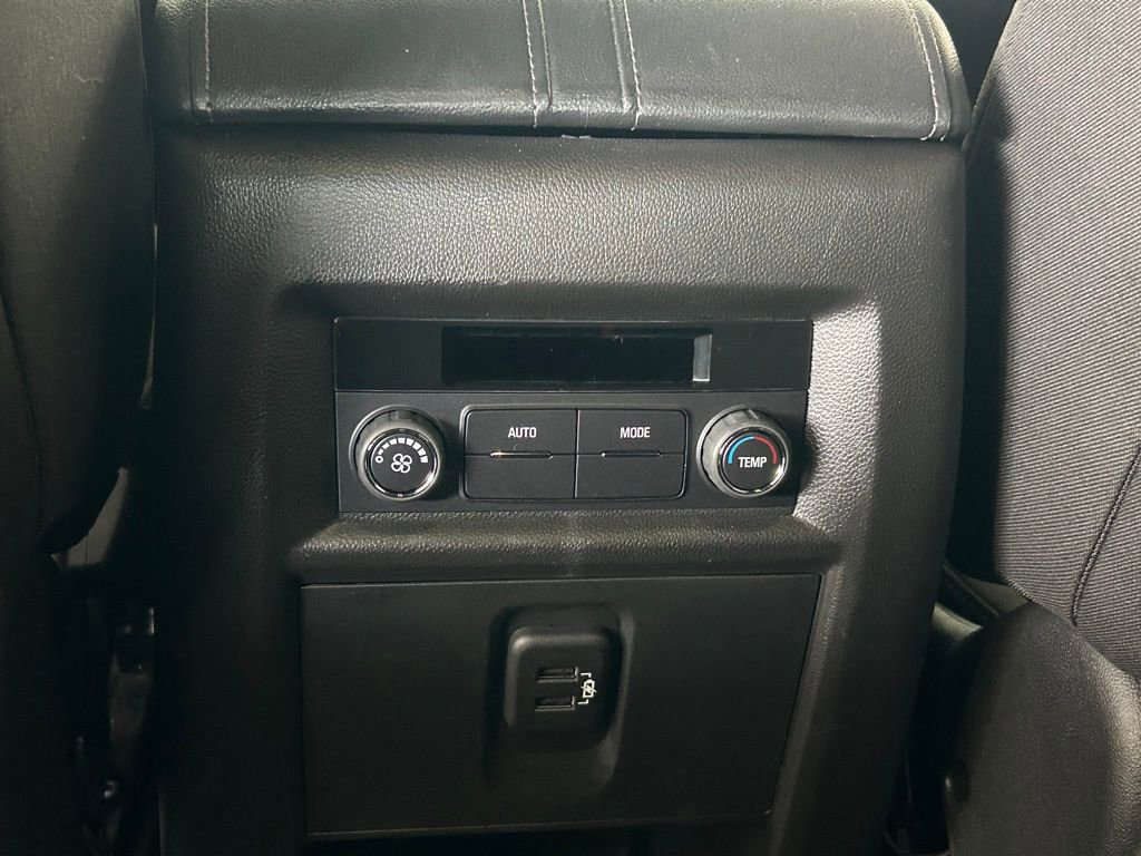 Used 2023 Chevrolet Traverse LT image 49