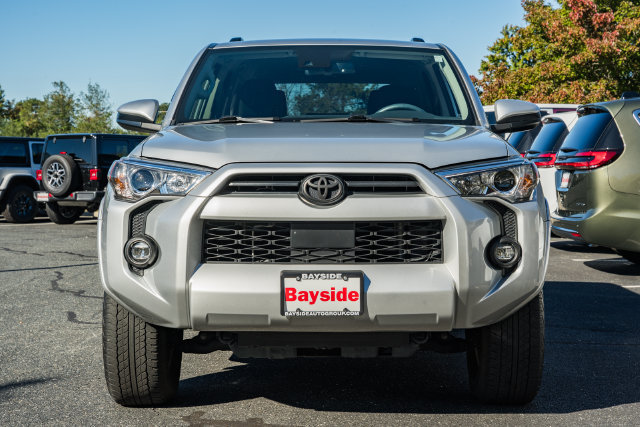 Used 2022 Toyota 4Runner SR5 AWD/4WD image 3
