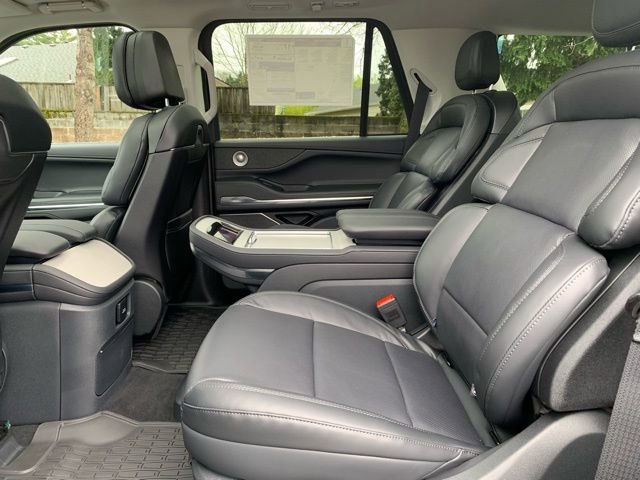 New 2026 Lincoln Navigator Reserve AWD/4WD image 18
