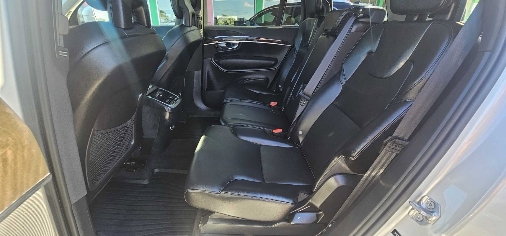 Used 2018 Volvo XC90 T5 Momentum w/ Convenience Package FWD image 17