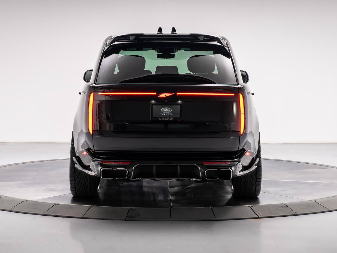 Used 2026 Land Rover Range Rover Long Wheelbase Autobiography AWD/4WD image 4