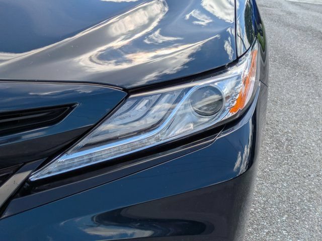 Used 2020 Toyota Camry XSE FWD image 10