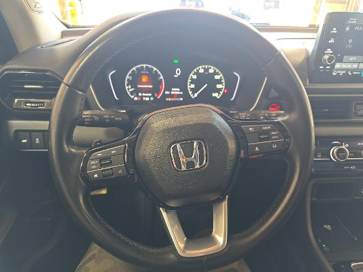 Used 2023 Honda Pilot Touring image 9