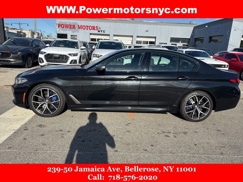 Used 2022 BMW M550i xDrive M550i xDrive w/ Executive Package image 2
