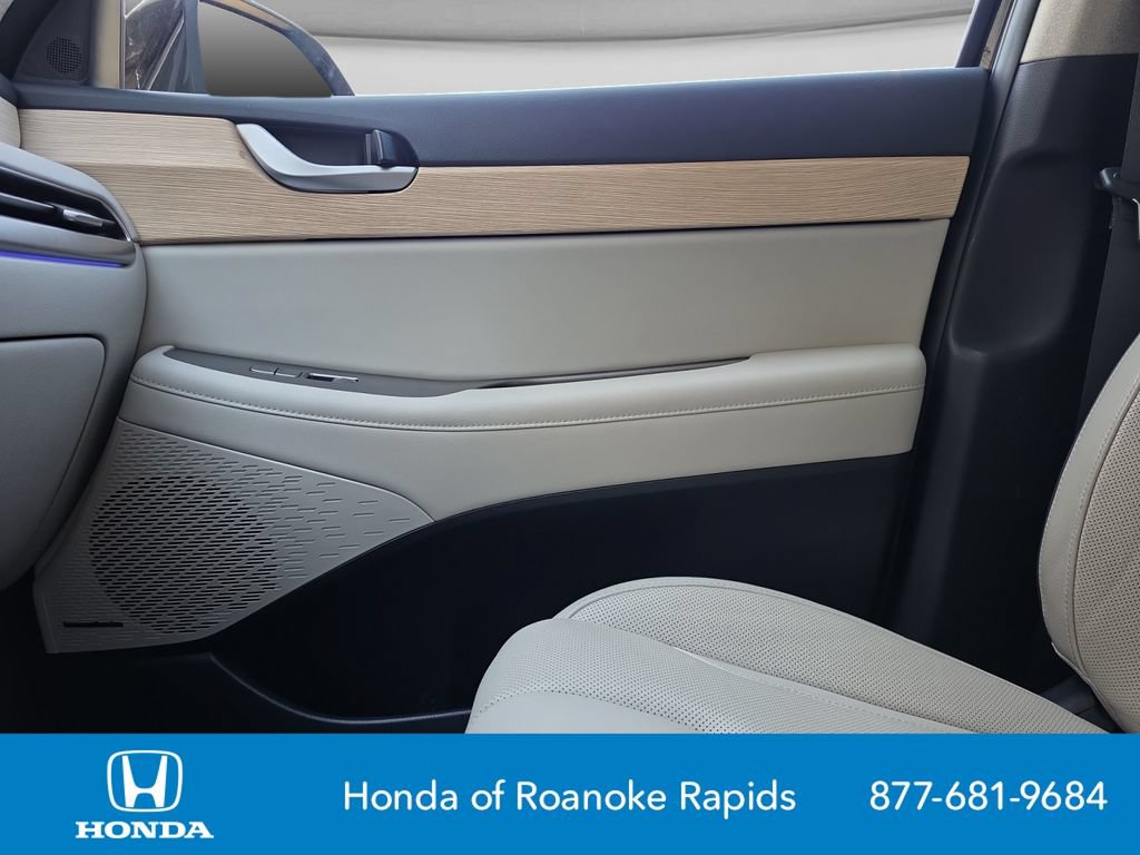 Used 2024 Hyundai Palisade Limited AWD/4WD image 25