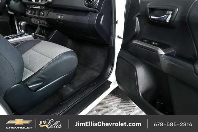 Used 2022 Toyota Tacoma TRD Sport w/ Technology Package AWD/4WD image 22