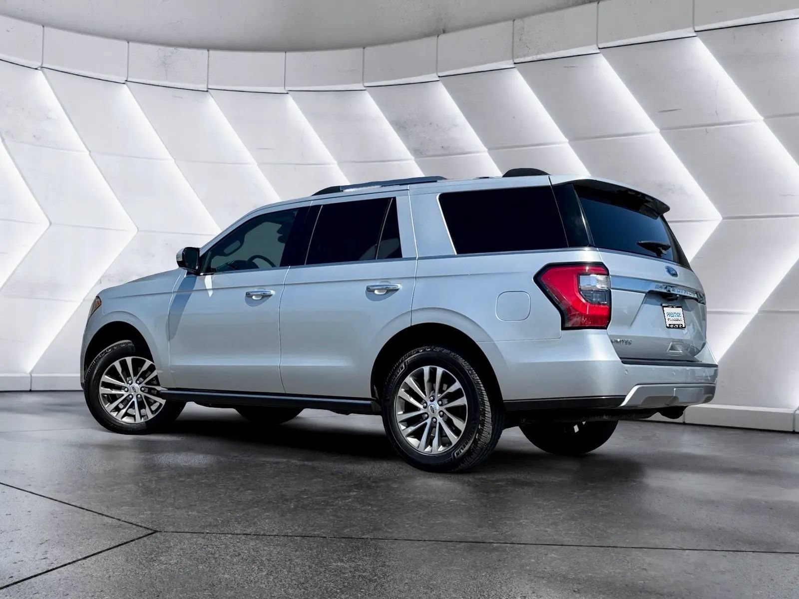 Used 2018 Ford Expedition Limited AWD/4WD image 6