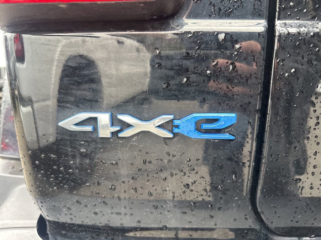 Used 2023 Jeep Wrangler Unlimited Sahara w/ Cold Weather Group AWD/4WD image 6