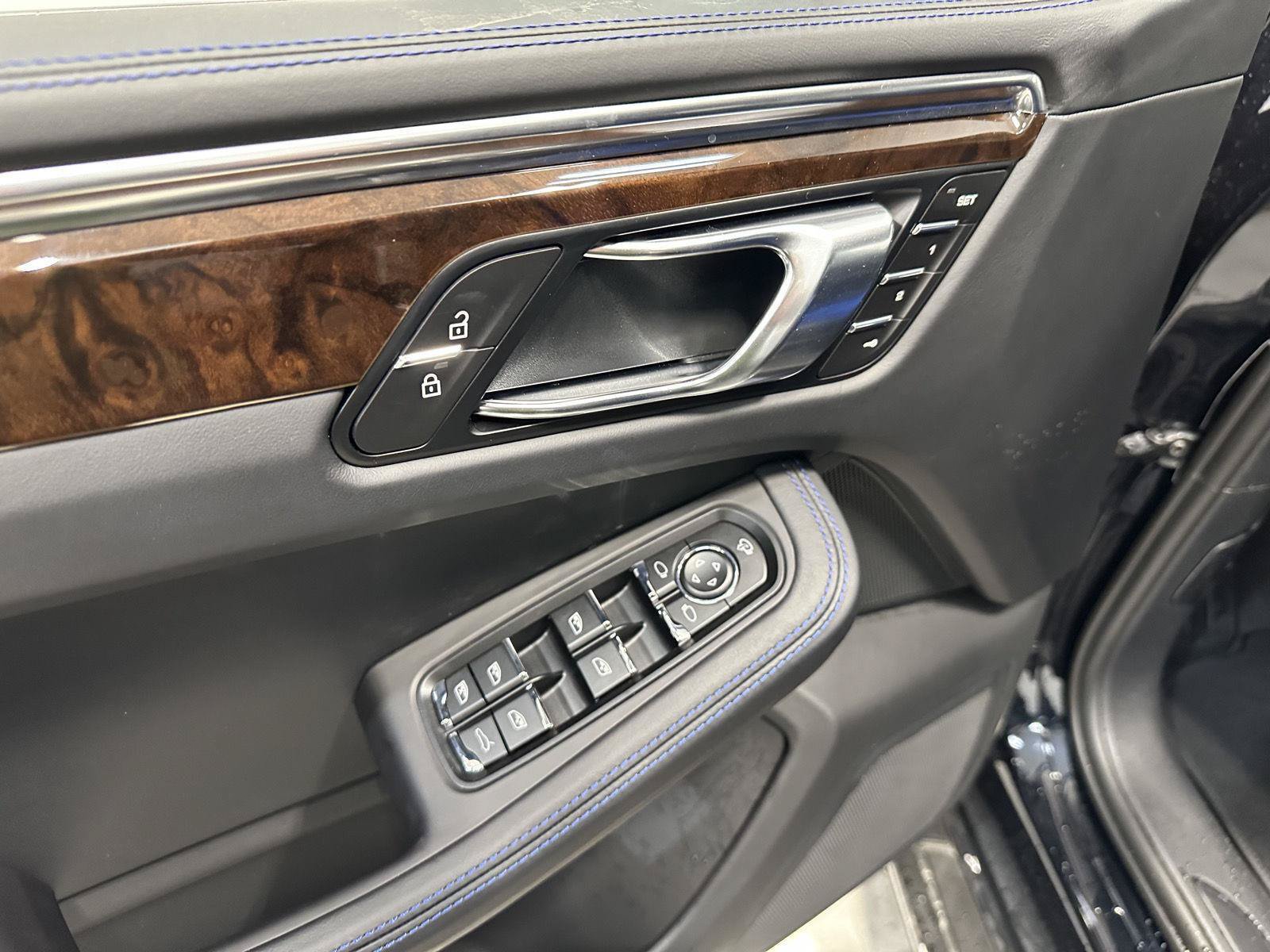 New 2026 Porsche Macan AWD/4WD image 16