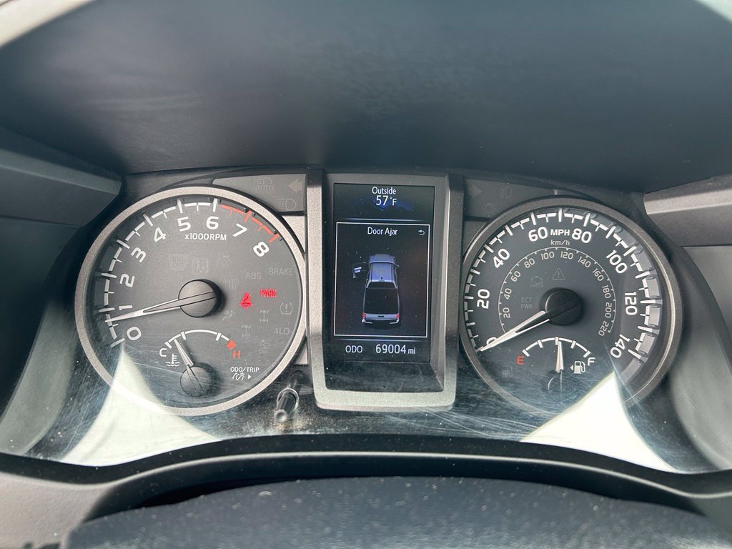 Used 2019 Toyota Tacoma TRD Off-Road w/ Technology Package AWD/4WD image 16