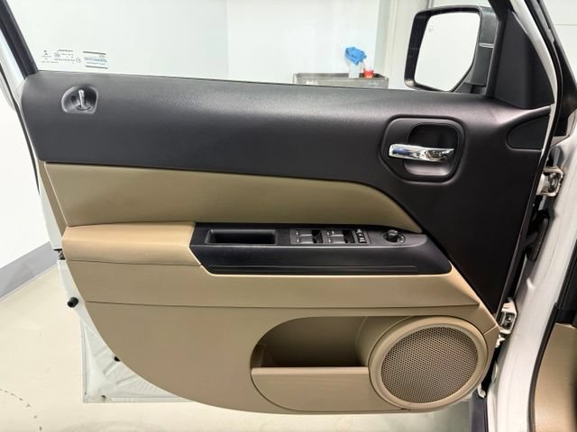 Used 2017 Jeep Patriot Latitude FWD image 10