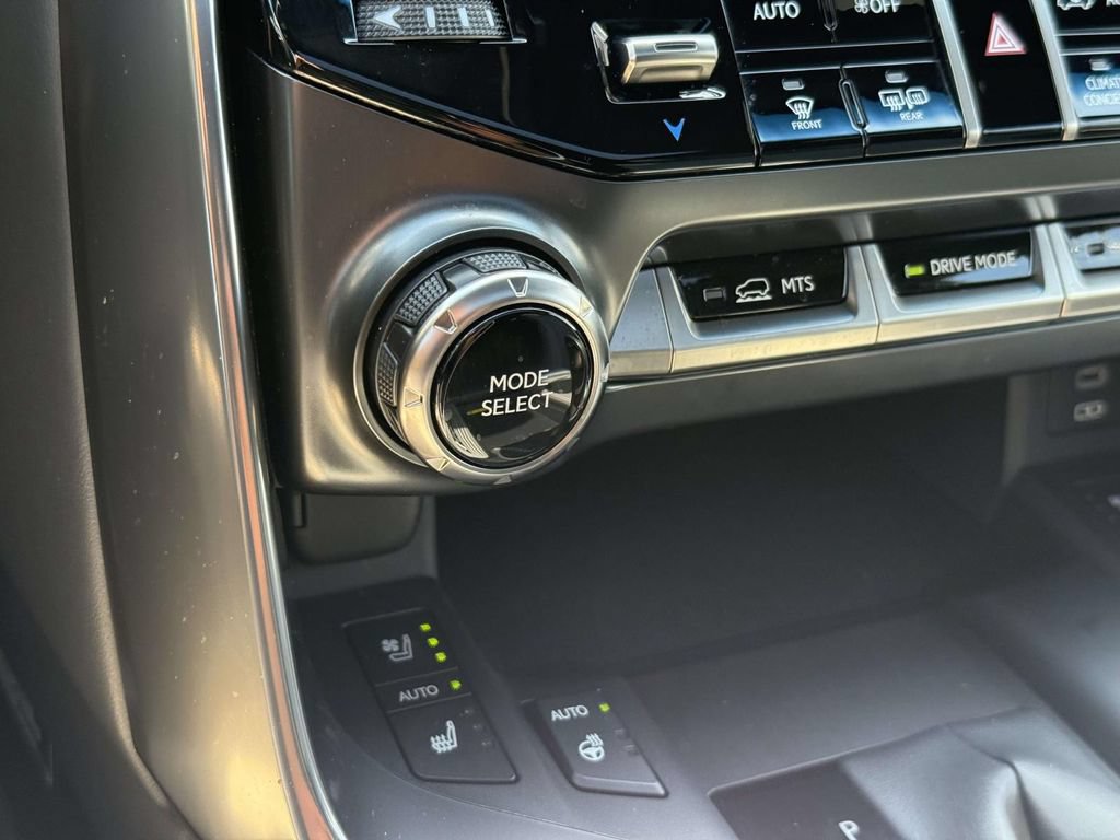 Used 2024 Lexus LX 600 F Sport AWD/4WD image 25