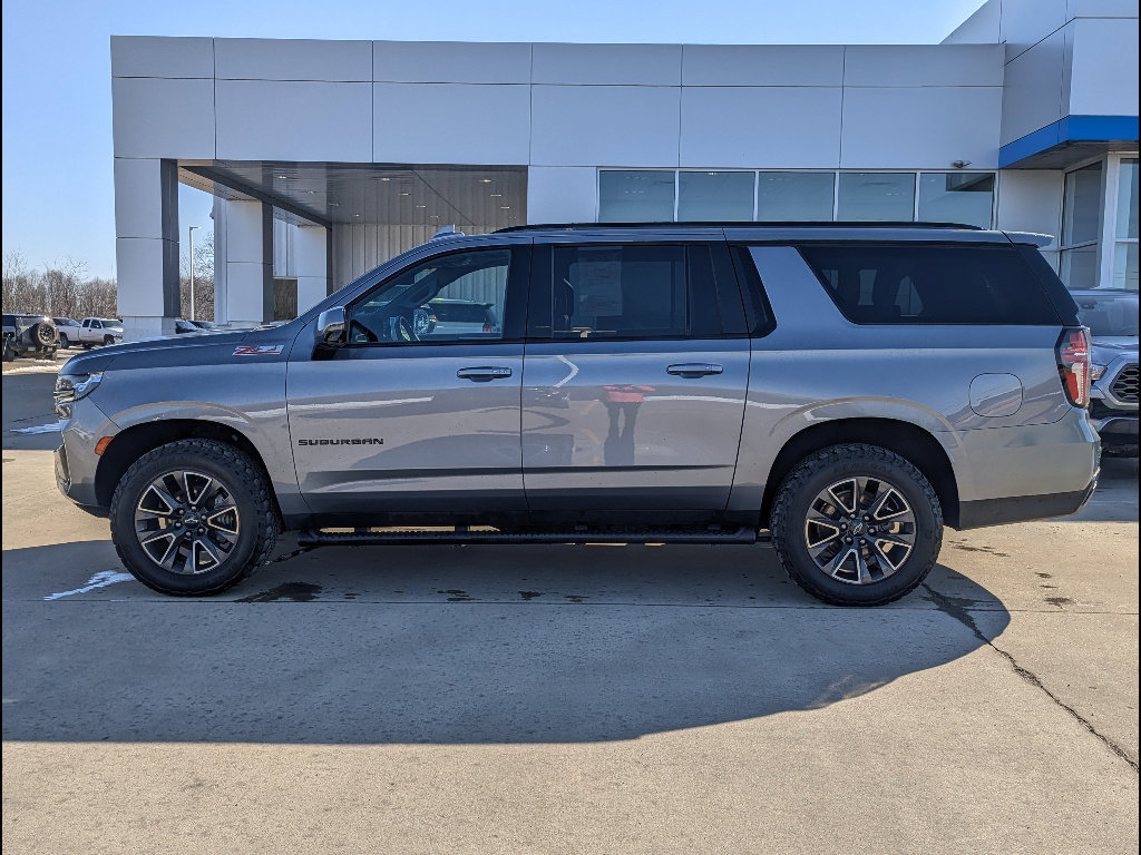 Used 2022 Chevrolet Suburban Z71 w/ Luxury Package AWD/4WD image 9