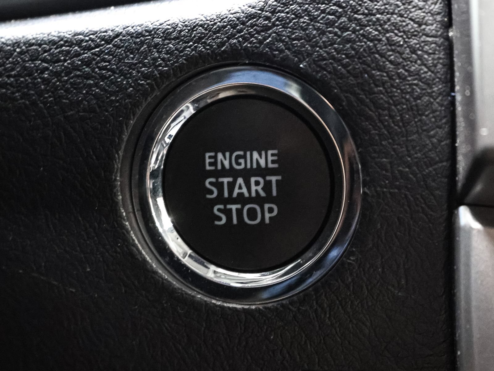 Used 2024 Toyota 4Runner Limited AWD/4WD image 38