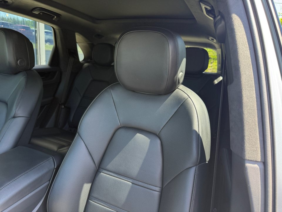 New 2026 Porsche Cayenne GTS AWD/4WD image 12