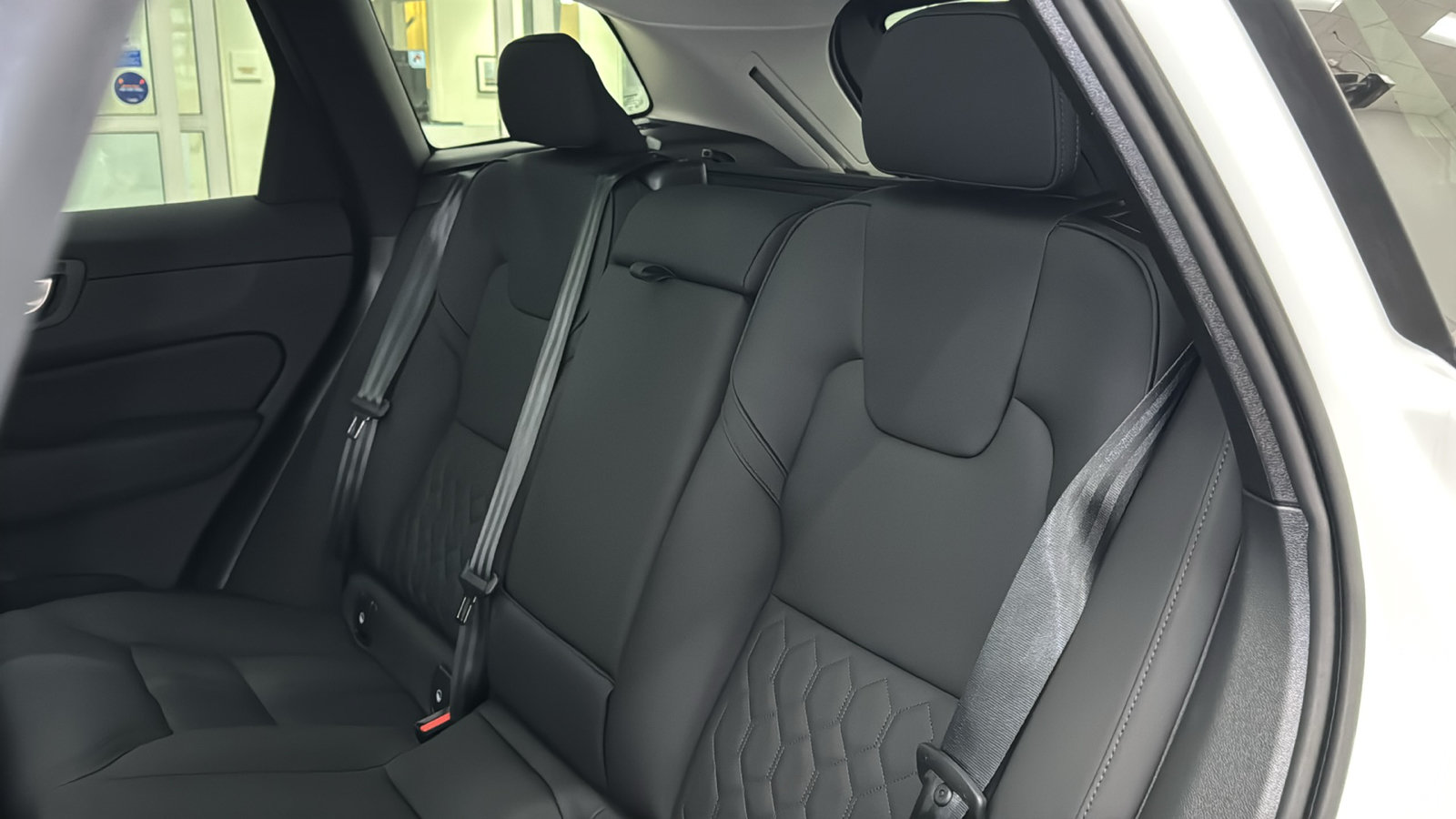 New 2027 Volvo XC60 B5 Core AWD/4WD image 26