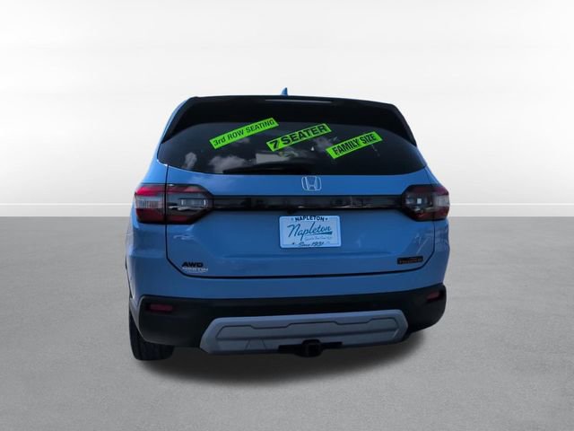 Used 2025 Honda Pilot TrailSport image 7