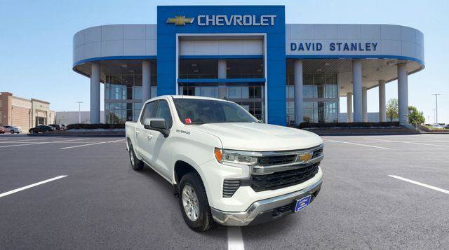Used 2025 Chevrolet Silverado 1500 LT AWD/4WD image 2