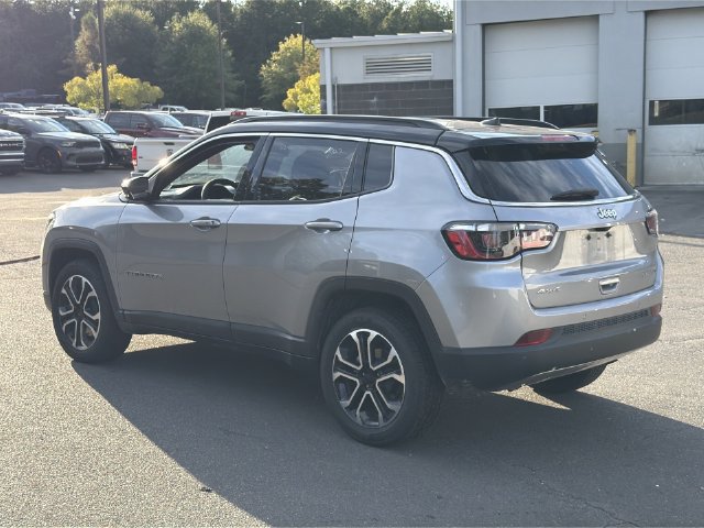 Used 2024 Jeep Compass Limited AWD/4WD image 11