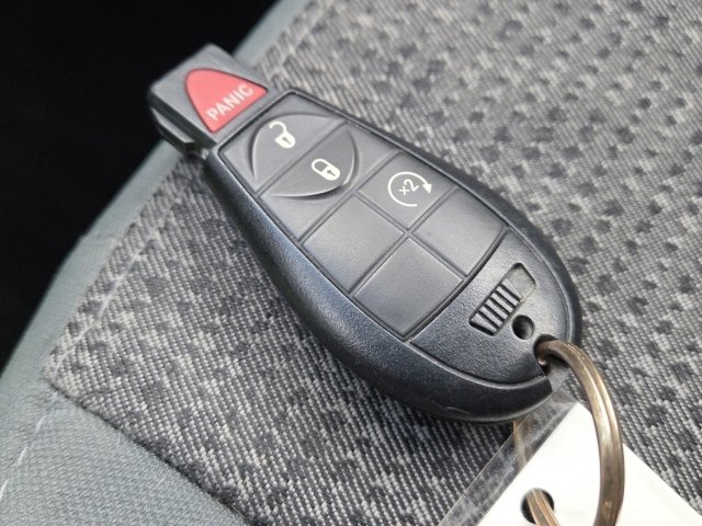 Used 2017 RAM 1500 Classic SLT w/ SLT Plus D￩cor Group image 20