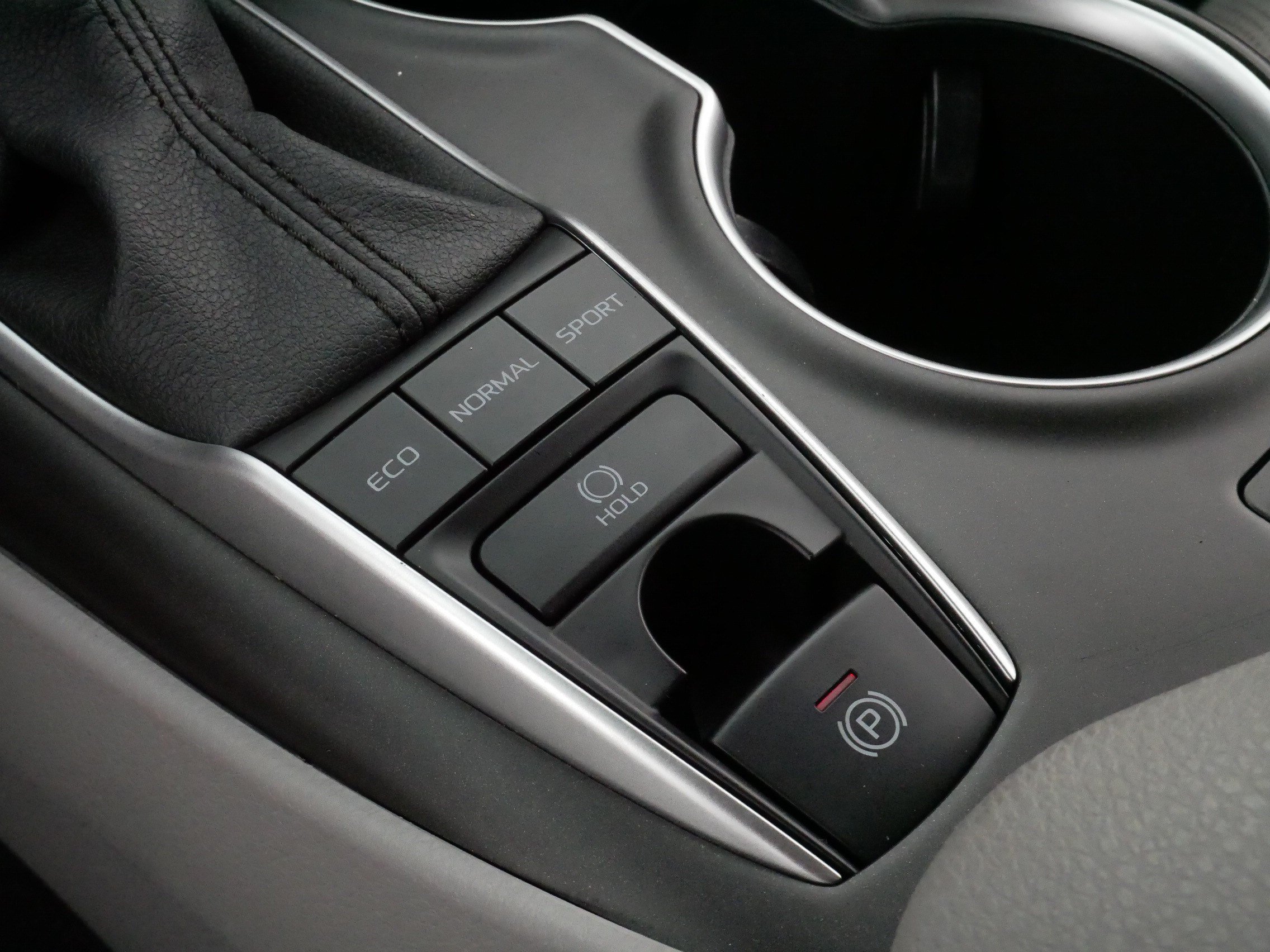 Used 2021 Toyota Camry XLE w/ Navigation Package FWD image 25