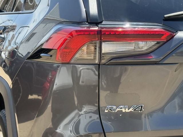 Used 2021 Toyota RAV4 XLE w/ Convenience Package FWD image 6