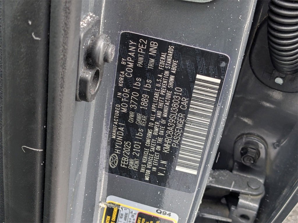 Used 2025 Hyundai Venue SEL image 38