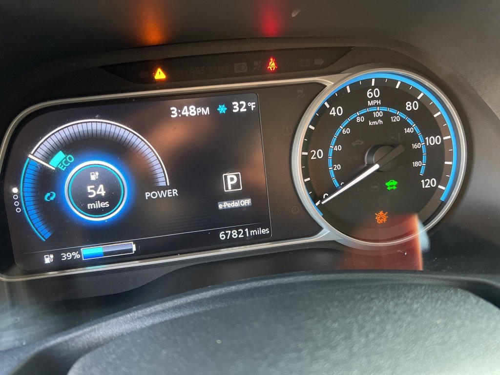 Used 2018 Nissan Leaf SV w/ SV Technology Package image 17