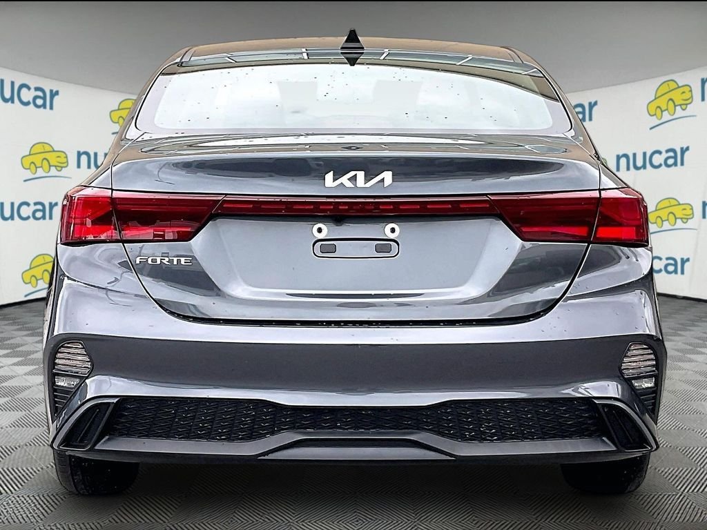Used 2023 Kia Forte LXS w/ LXS Technology Package FWD image 5