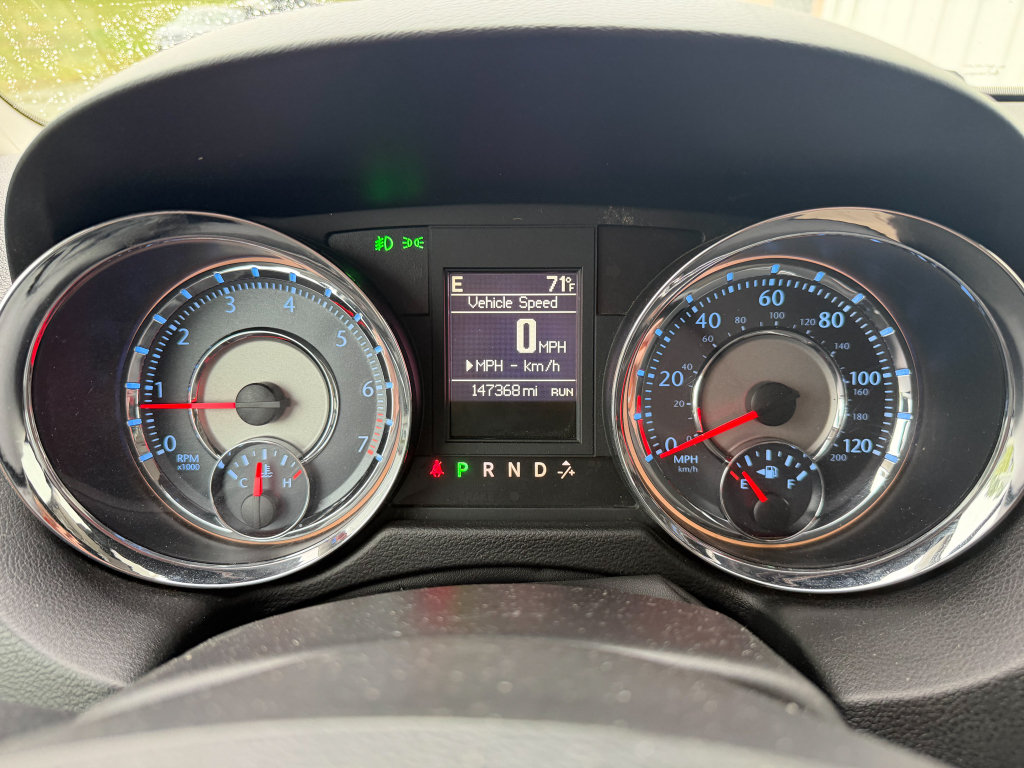 Used 2012 Chrysler Town & Country Touring-L w/ Driver Convenience Group FWD image 21