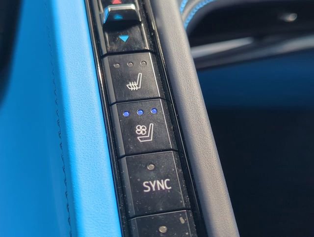 Used 2024 Chevrolet Corvette Stingray Premium Conv w/ Z51 Performance Package RWD image 23