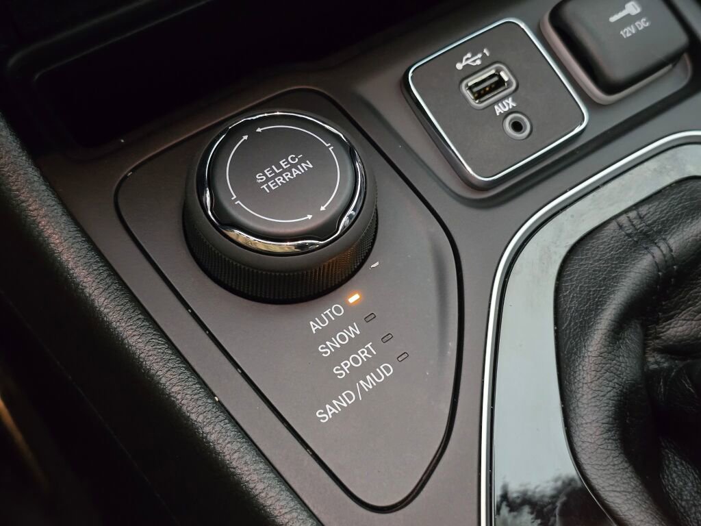 Used 2022 Jeep Cherokee Limited image 33