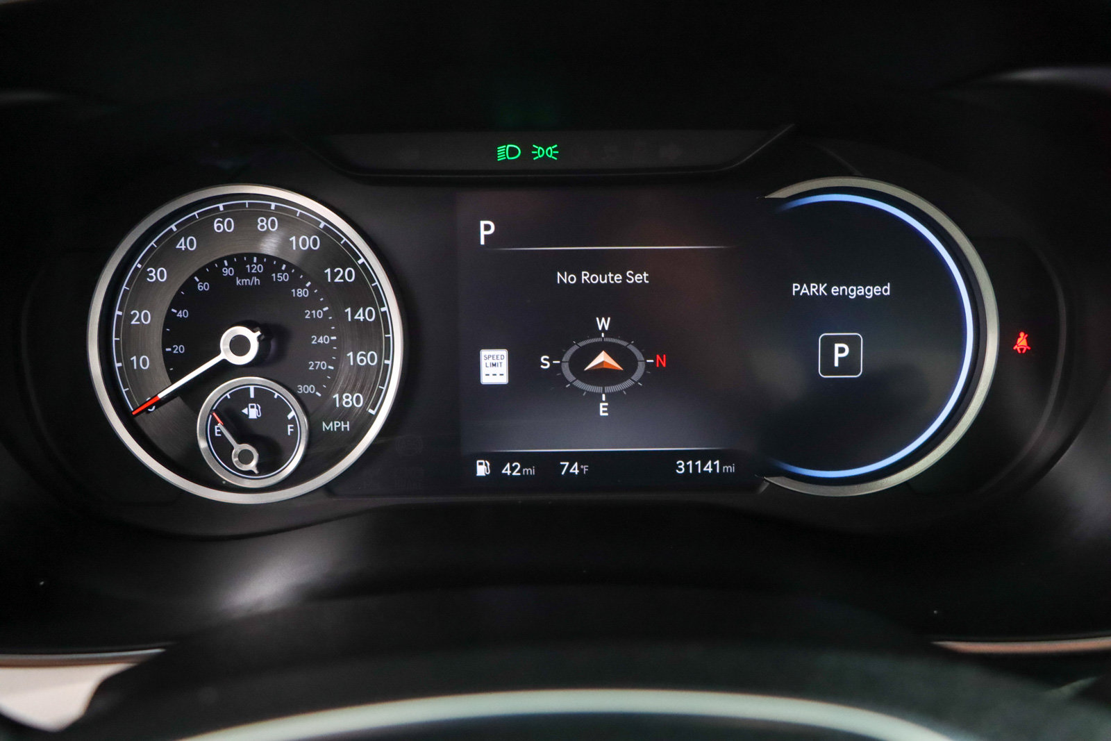 Used 2025 Genesis G70 2.5T AWD/4WD image 15