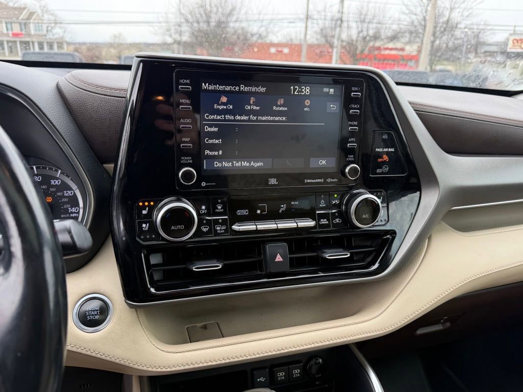 Used 2020 Toyota Highlander Limited image 19