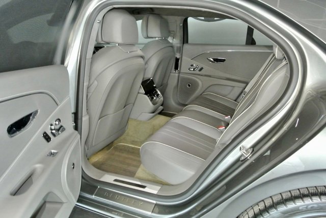 Used 2020 Bentley Flying Spur W12 image 35