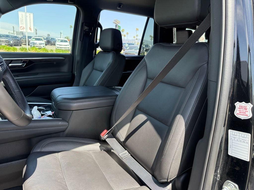 Used 2025 Chevrolet Tahoe LT AWD/4WD image 5