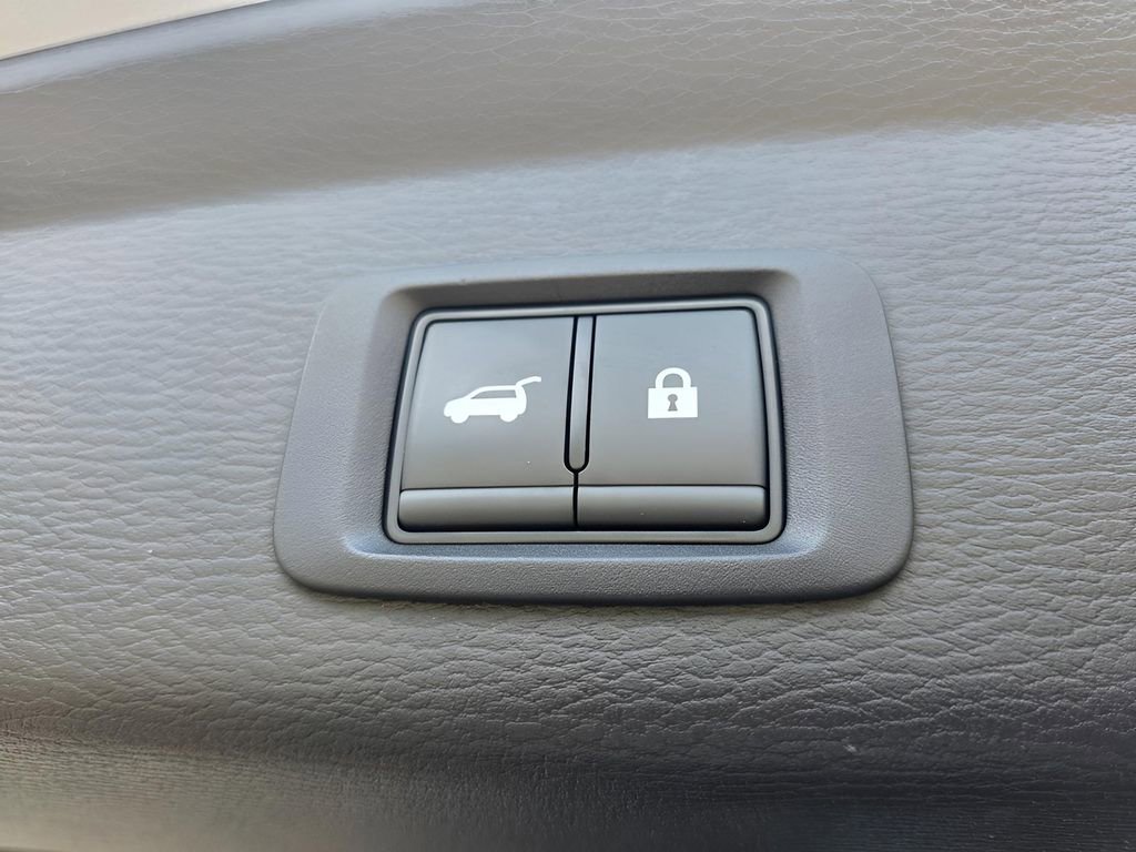 Used 2023 Mitsubishi Outlander SE image 35