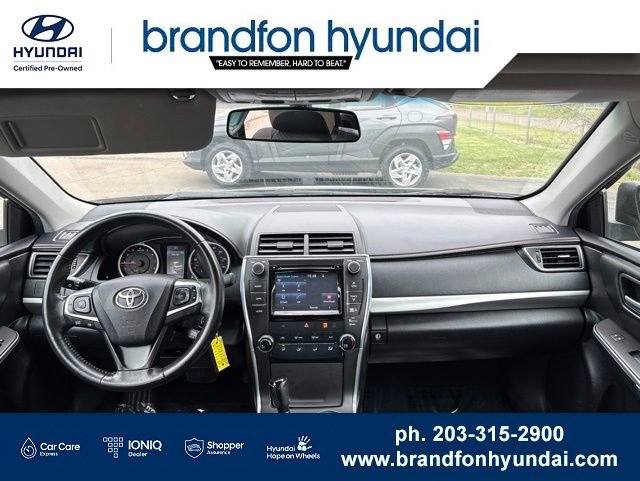 Used 2015 Toyota Camry SE w/ Moonroof Package FWD image 12