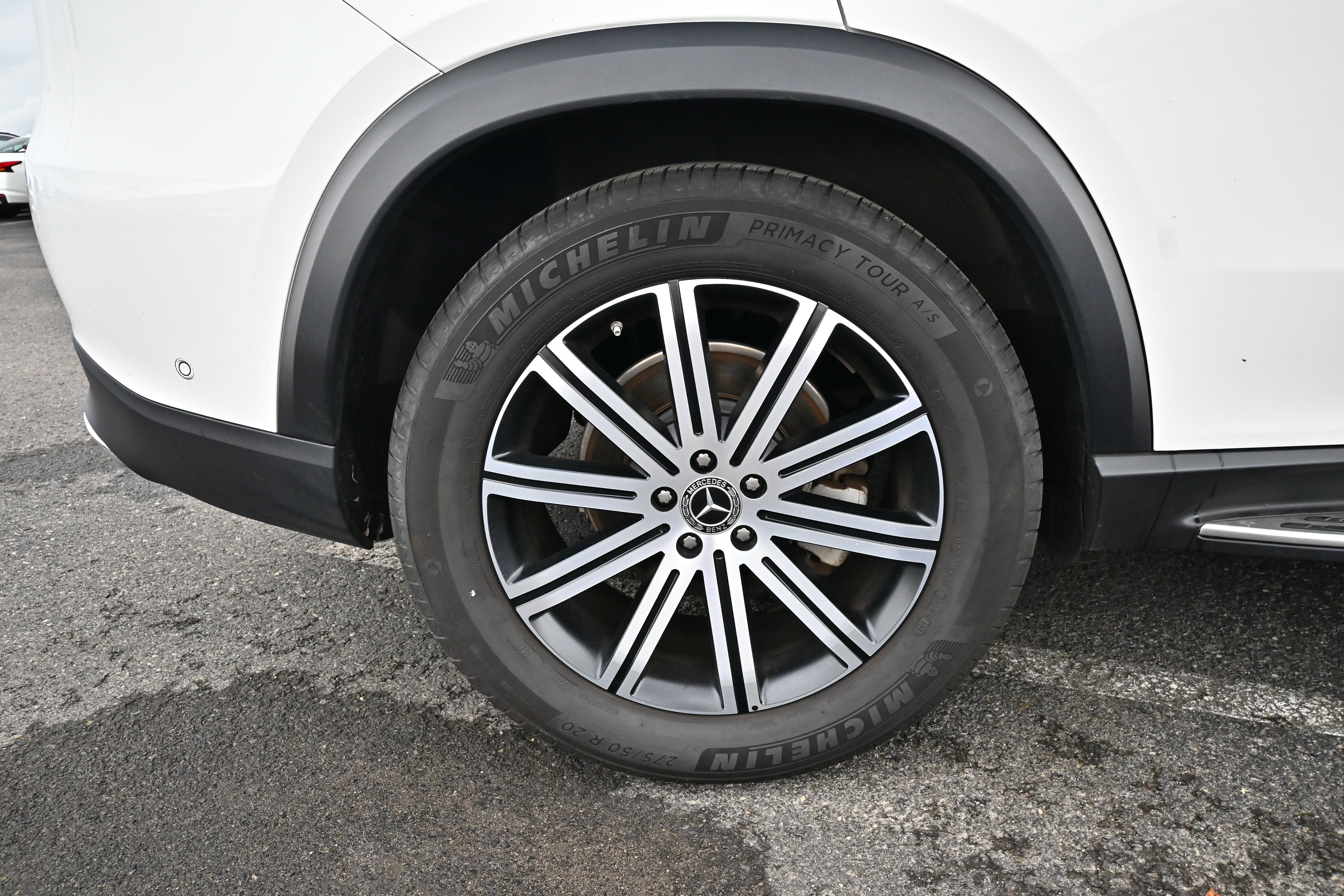 Used 2026 Mercedes-Benz GLE 350 4MATIC w/ Winter Package image 9
