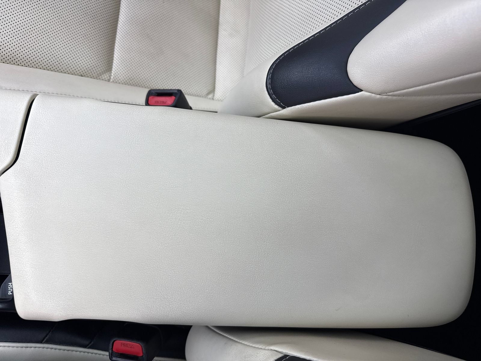 Used 2022 Lexus ES 300h w/ Premium Package FWD image 32