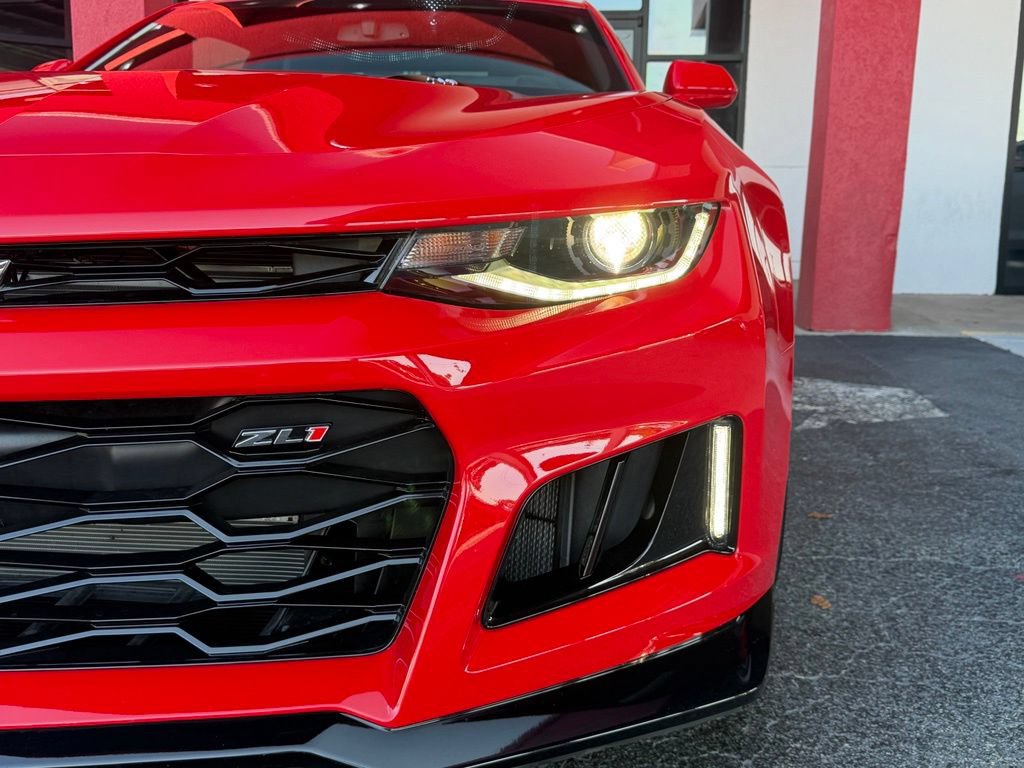 Used 2018 Chevrolet Camaro ZL1 RWD image 6