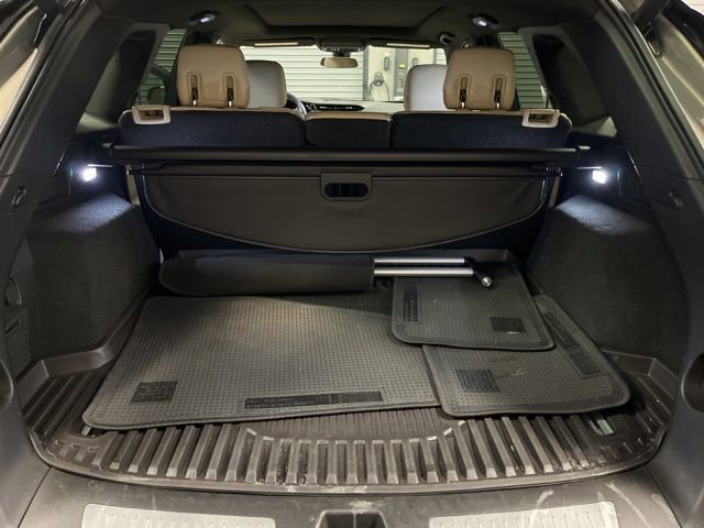 Used 2018 Cadillac XT5 Luxury w/ Driver Awareness Package image 15