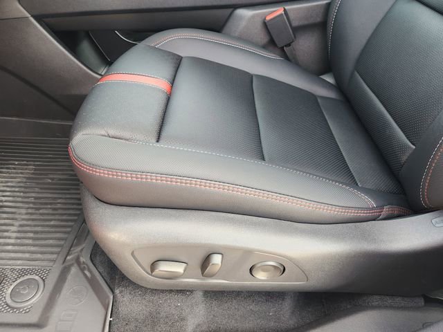 New 2026 Chevrolet Traverse RS w/ LPO, Floor Liner Package FWD image 26