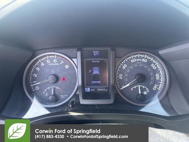 Used 2017 Toyota Tacoma TRD Sport image 13