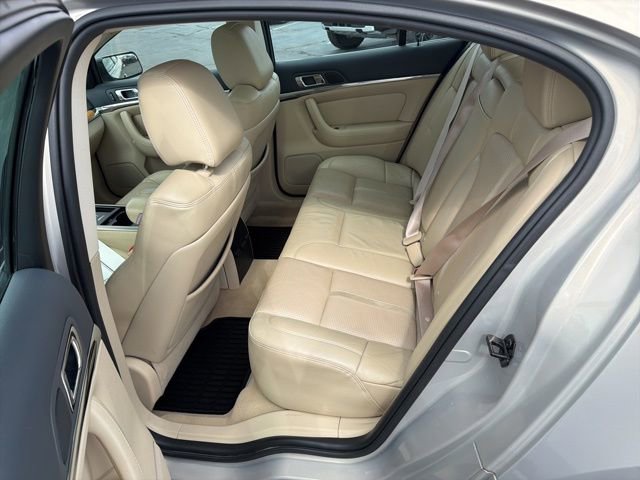 Used 2009 Lincoln MKS image 19