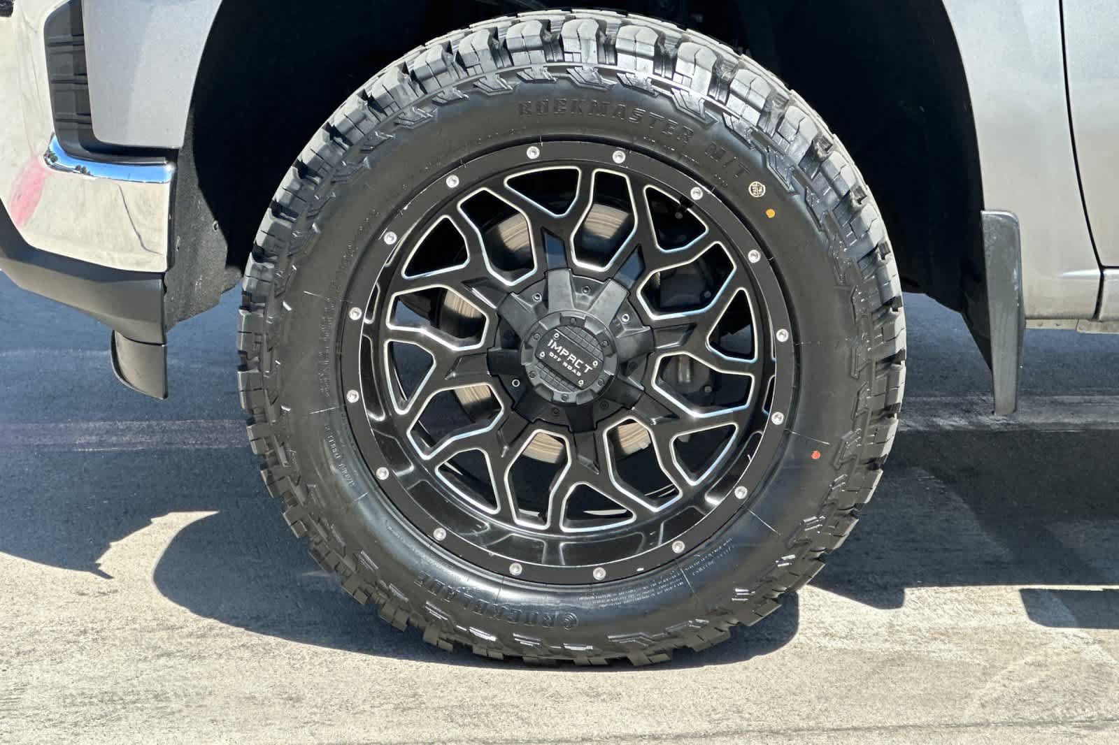 Used 2020 Chevrolet Silverado 1500 LT w/ Texas Edition RWD image 34