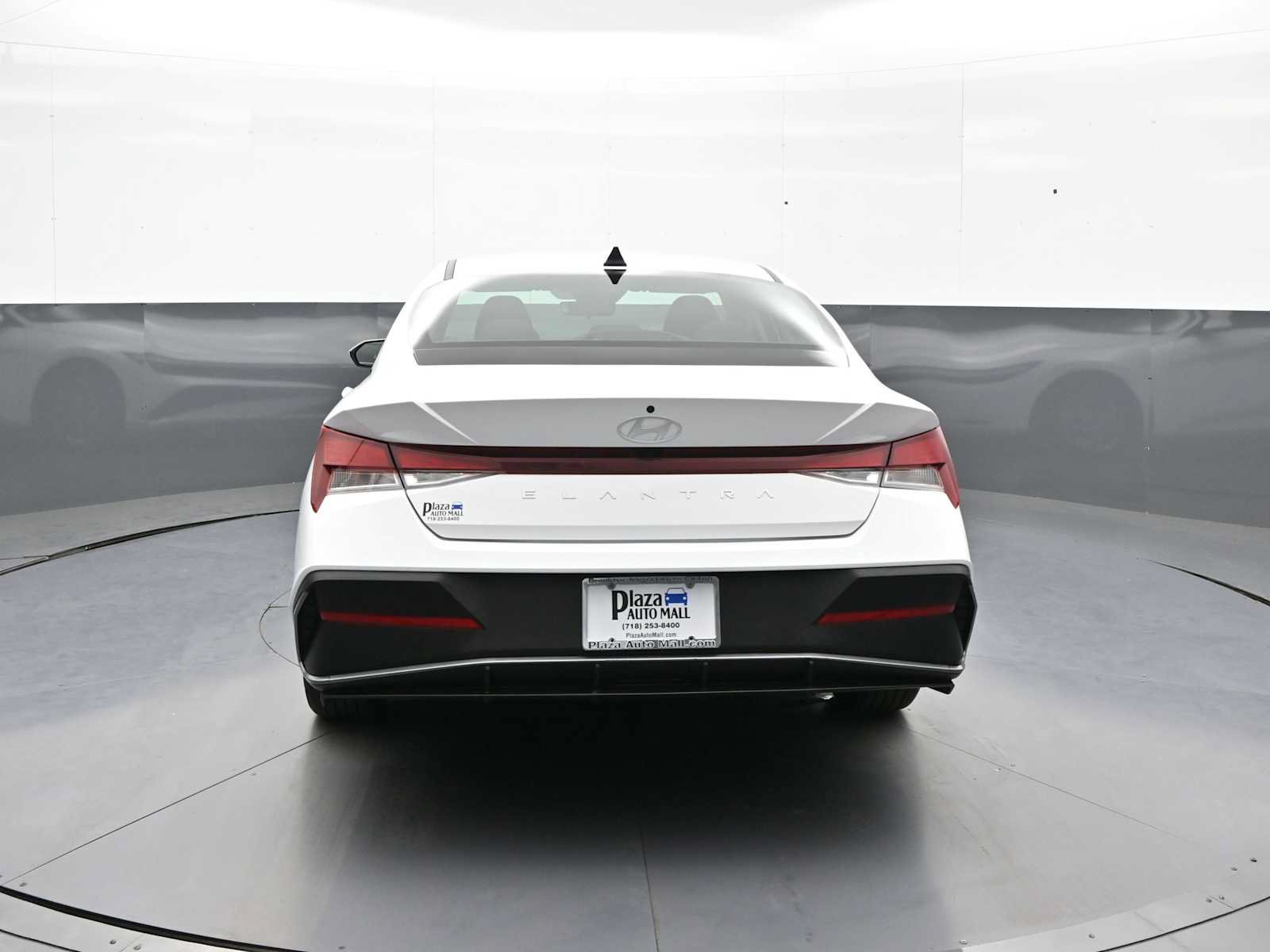 Certified 2024 Hyundai Elantra SEL FWD image 7