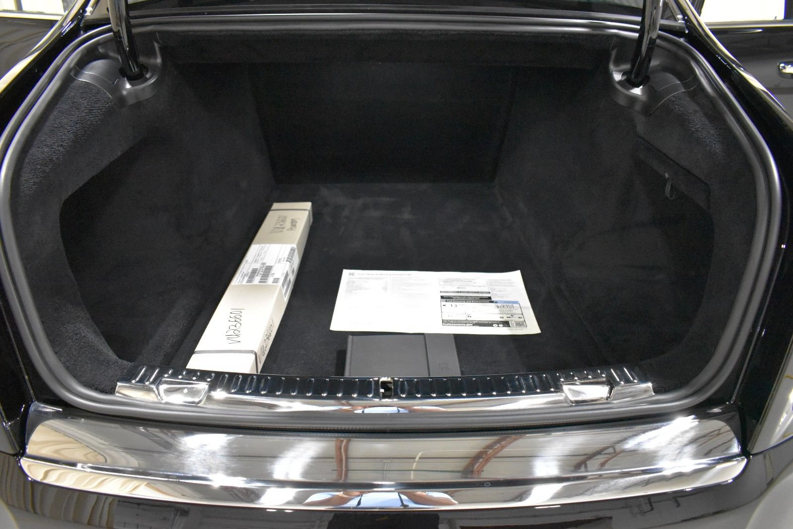 New 2027 Rolls-Royce Phantom Sedan RWD image 39